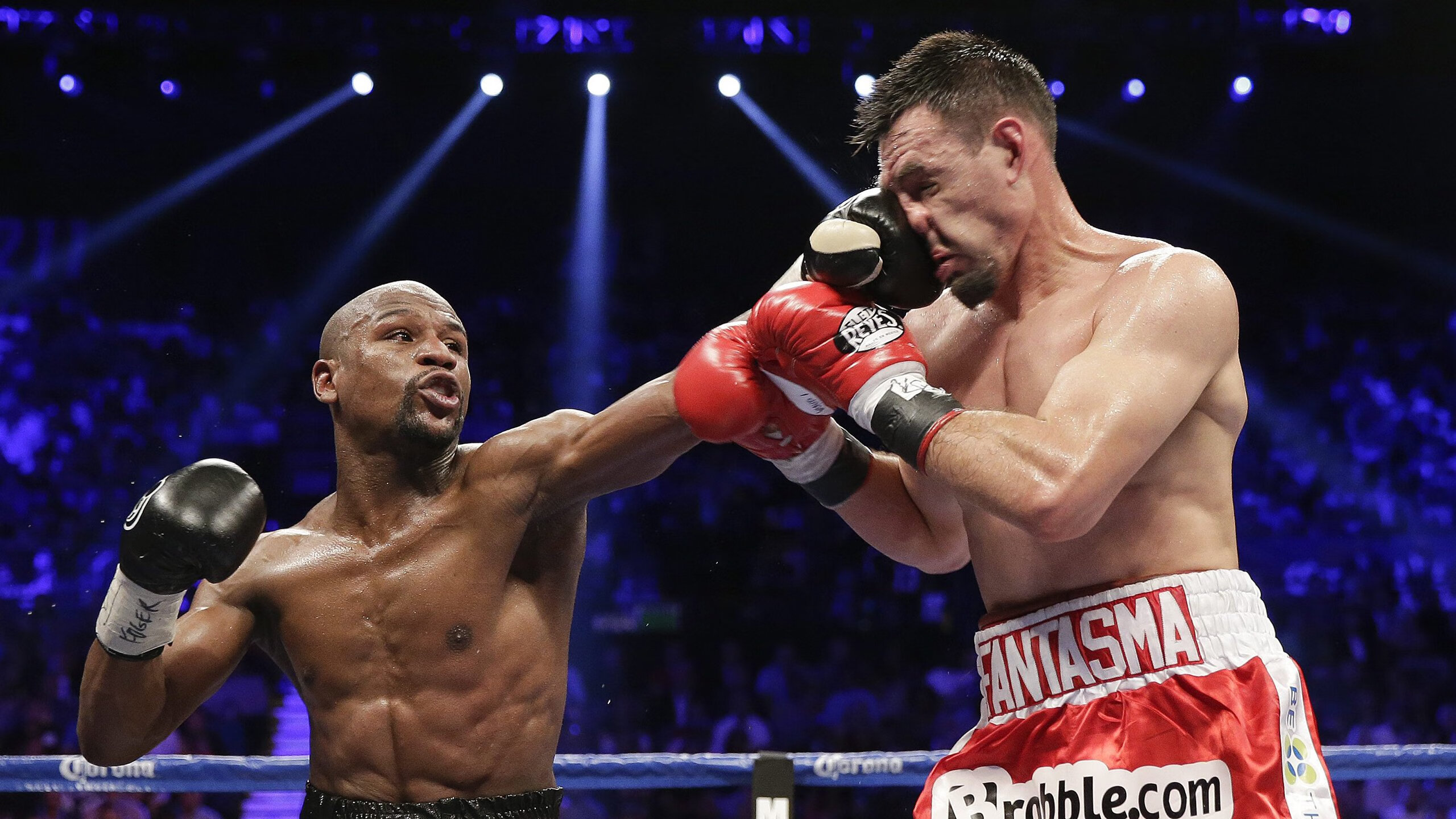 激烈对抗中诞生新纪录，激烈的对抗赛作文